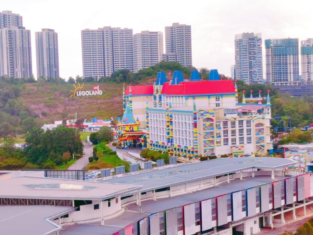 Legoland 3Min Lakeview Happyrainbowsuite 7Pax 2R2B ヌサジャヤ エクステリア 写真