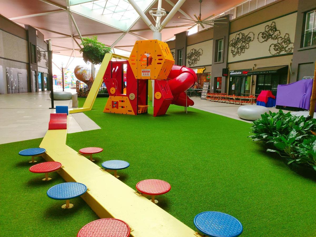 Legoland 3Min Lakeview Happyrainbowsuite 7Pax 2R2B ヌサジャヤ エクステリア 写真
